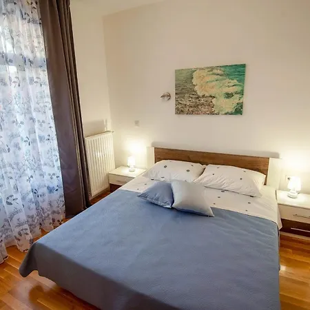 Lavanda Ii Apartament *