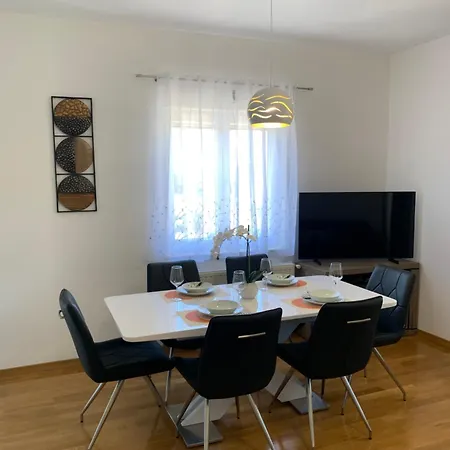 Lavanda Ii Apartment *